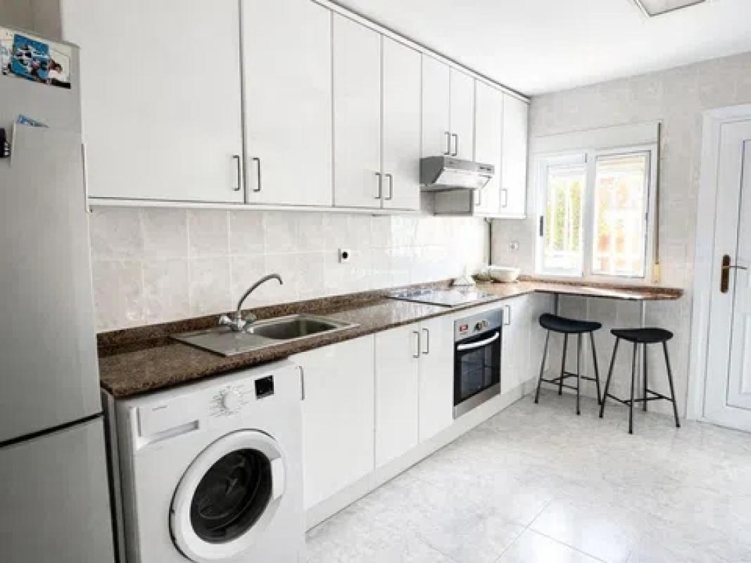 Sale of townhouse in Calle del Albatros, 3 NUMERO , Alicante photo 4