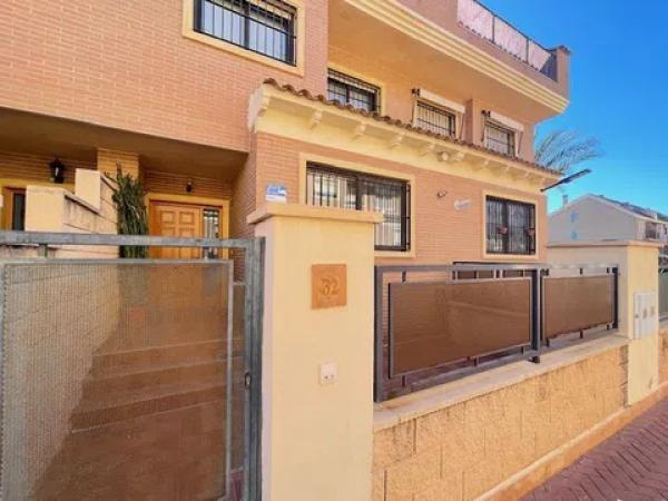 Chalet independiente en venta en Barrio Alicante Golf, Alicante / Alacant
thumbnail 1