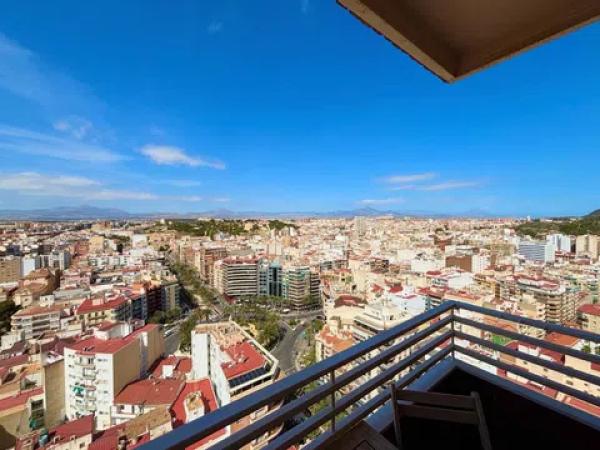 Sale of flat in Calle Poeta Vila y Blanco, 4, Alicante
thumbnail 1