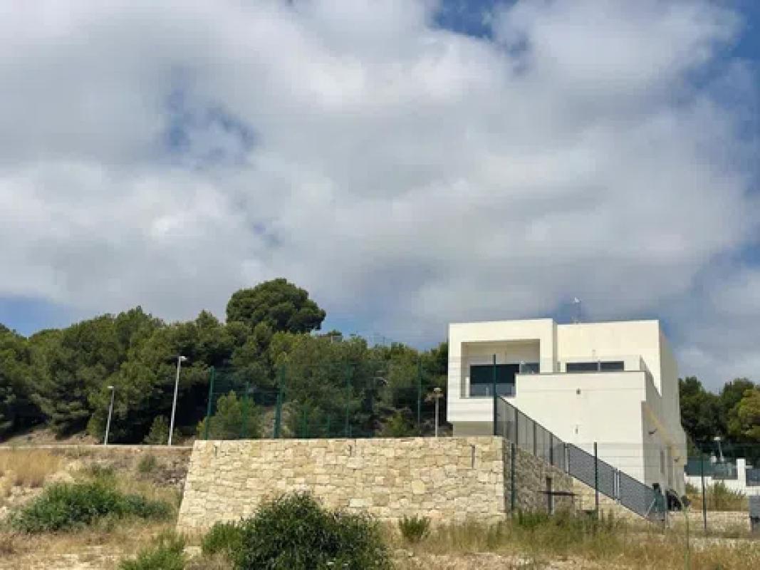 Sale of independent chalet in Avenida D' Escandinavia, Alfaz del Pi
photo 2