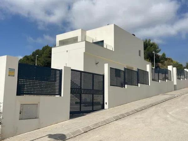 Casa independiente en avenida d' Escandinavia thumbnail 2