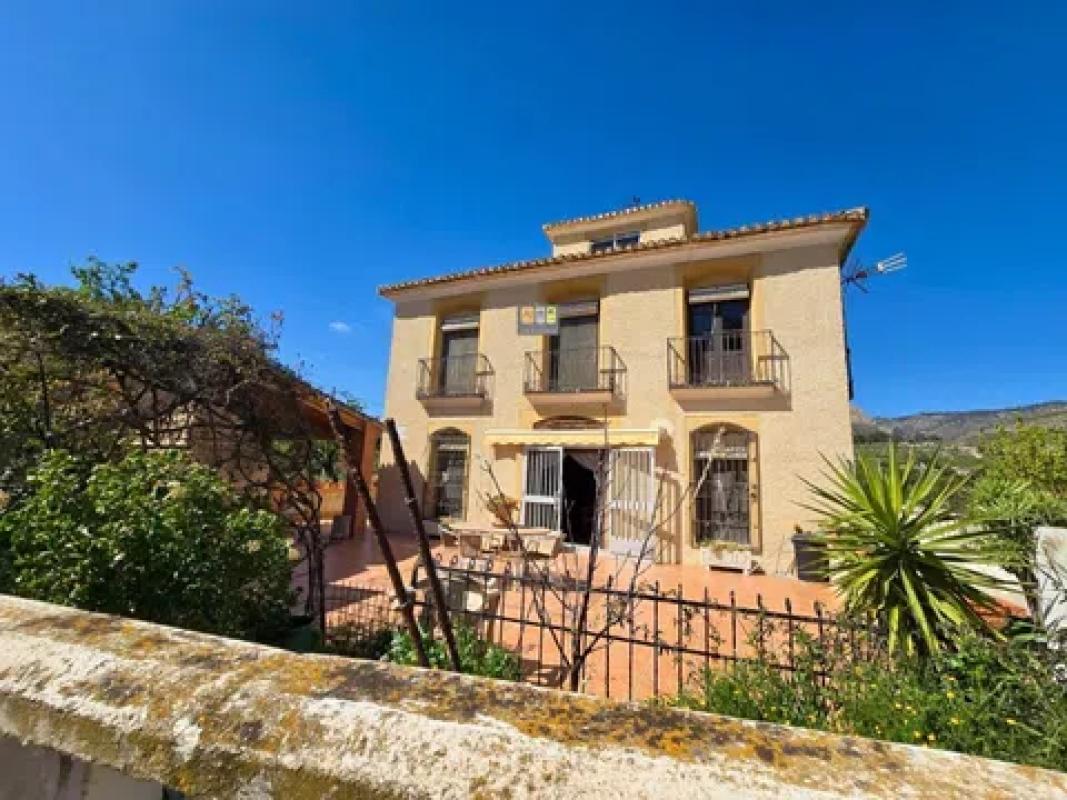 Sale of independent chalet in Relleu, Relleu
photo 1