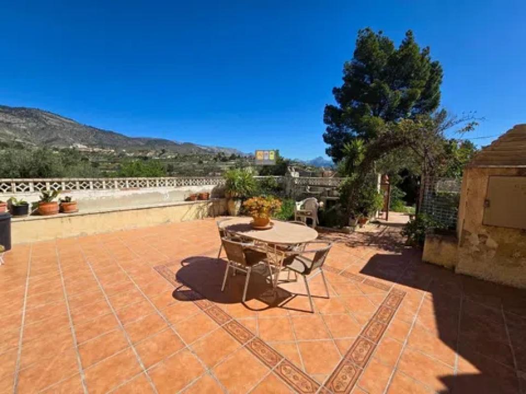 Sale of independent chalet in Relleu, Relleu
photo 3