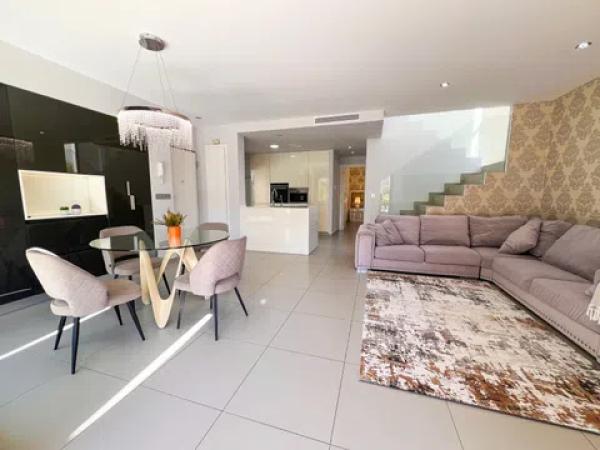 Chalet independiente en venta en Avenida del Salvador, 55, Rojales
 photo 4