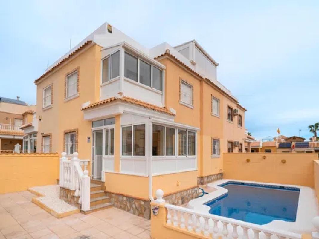 Propiedades en venta y alquiler en España photo 1