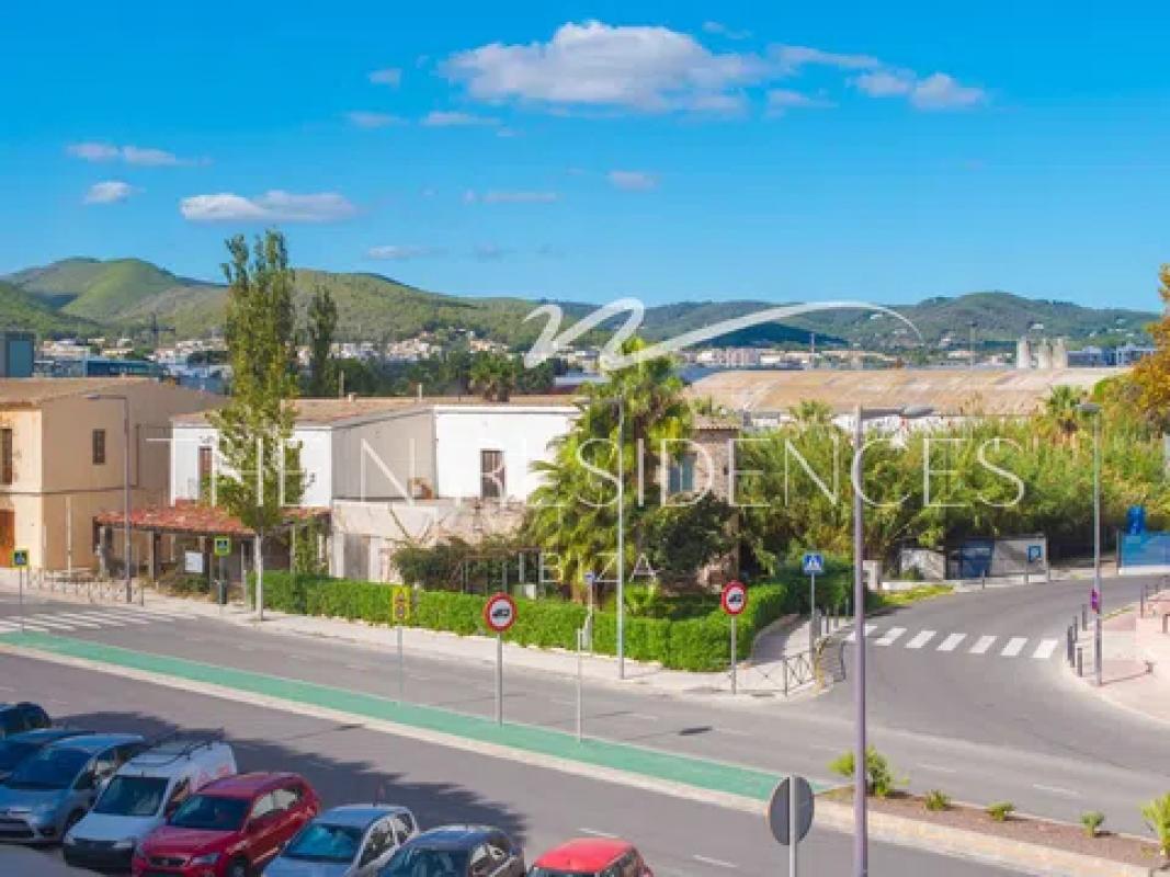 Venta de piso en Avenida 8 de agosto, 12, Eivissa
photo 1