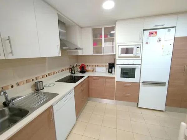 Sale of flat in Avenida de Germanies, El Campello
thumbnail 1