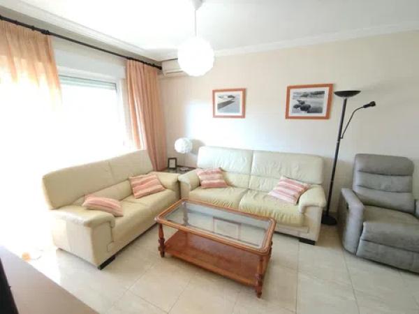 Sale of flat in Avenida de Germanies, El Campello
thumbnail 2