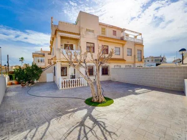 Продажа квартиры на Calle Itaca, 48, Торревьеха
photo 1