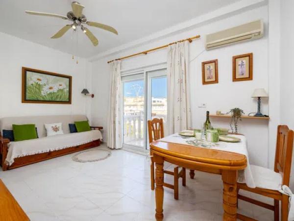 Venta de piso en Calle Picos de Europa, Orihuela
 photo 1