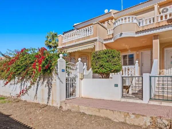 Chalet adosado photo 1