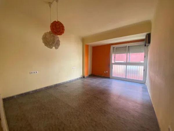 Sale of flat in Barrio Carolinas Altas, Alicante
photo 1