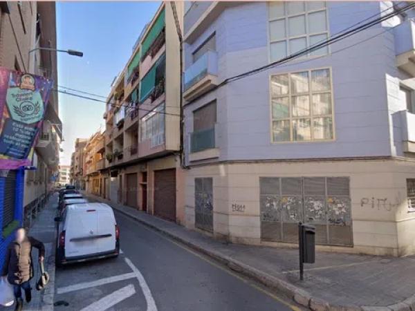 Sale of flat in Barrio Carolinas Altas, Alicante
photo 1