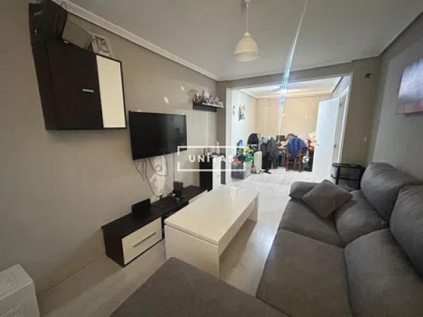 Продажа квартиры на Calle de Benefactora Remedios Uriarte, 2, Аликанте / Алакант
 photo 1