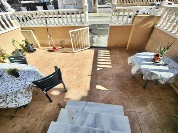 Chalet adosado photo 1