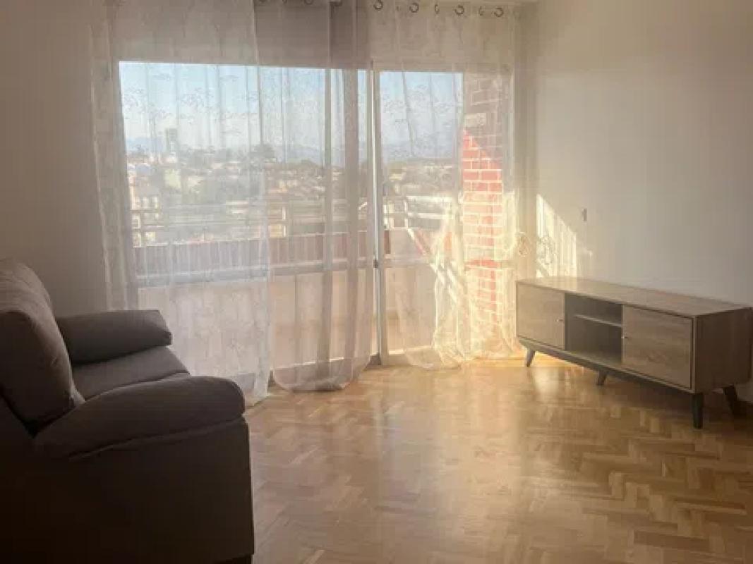 Venta de piso en Calle Cronista Vicente Martínez Morellá, Alicante / Alacant
photo 1