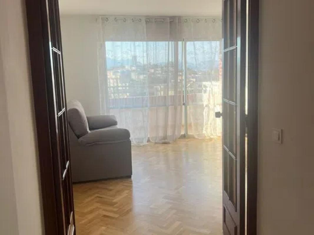 Venta de piso en Calle Cronista Vicente Martínez Morellá, Alicante / Alacant
photo 2