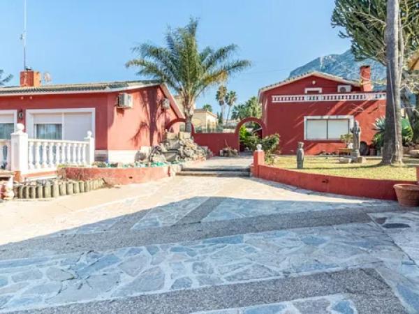 Chalet independiente en venta en El Montgó, Denia
photo 1