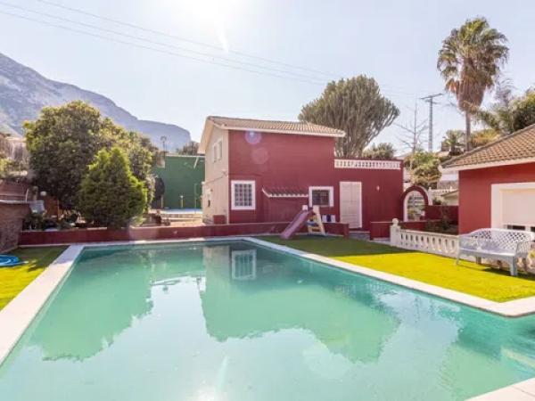Chalet independiente en venta en El Montgó, Denia
thumbnail 1