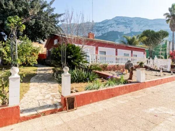 Chalet independiente en venta en El Montgó, Denia
thumbnail 2
