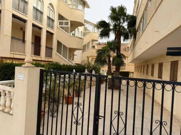 Sprzedaż mieszkania w Barrio La Zenia, Orihuela
photo 1