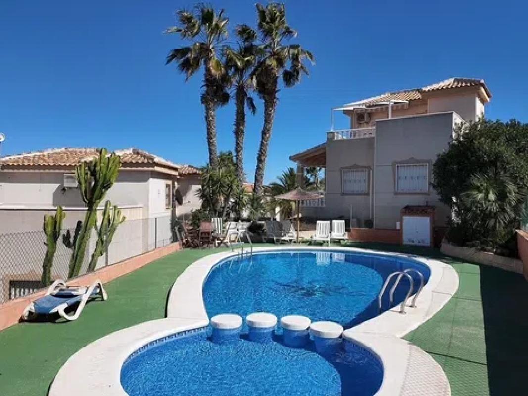Venta de chalet independiente en UR PUEBLO LUCERO, Rojales
photo 1