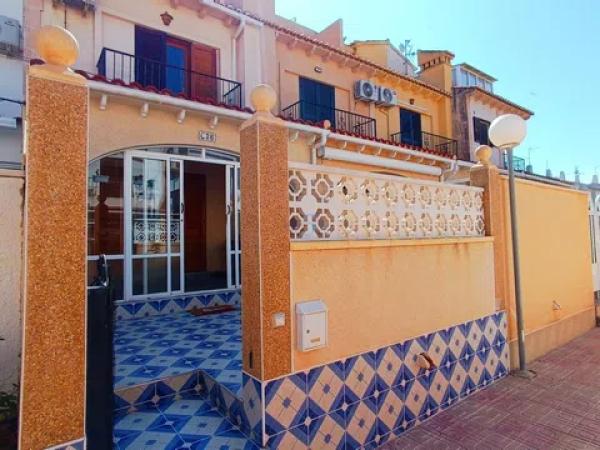 Chalet independiente en venta en Barrio La Siesta - El Salado - Torreta, Torrevieja
 photo 4
