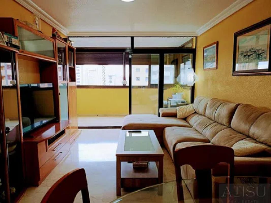 Sale of apartment in Calle del Secretario Juan Antonio Baldovi, Benidorm
 photo 2