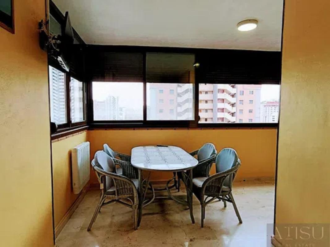 Sale of apartment in Calle del Secretario Juan Antonio Baldovi, Benidorm
 photo 4