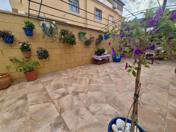 Chalet adosado en calle Hijar photo 4