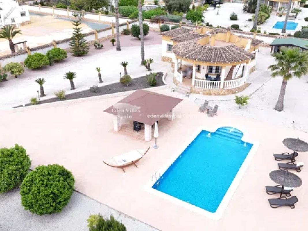 Продажа отдельного шале в Calle Santa Águeda, Катрал photo 4
