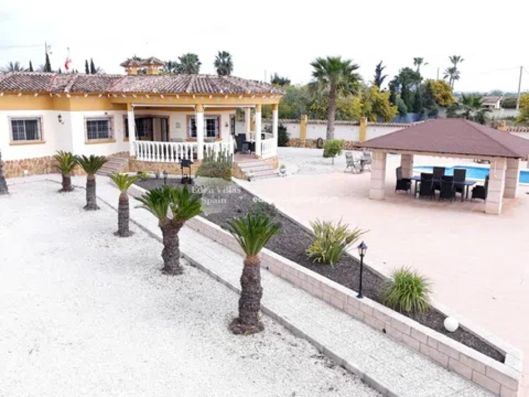 Продажа отдельного шале в Calle Santa Águeda, Катрал photo 5