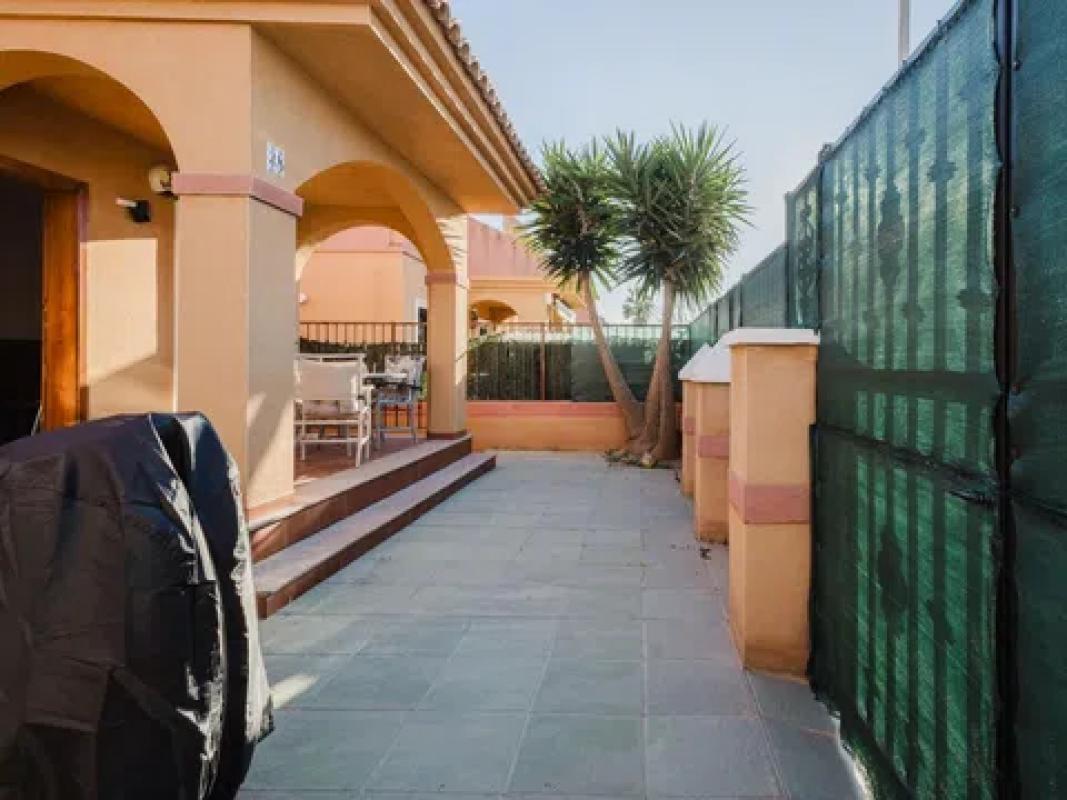 Sprzedaż niezależnego domku jednorodzinnego w  Barrio Parque Acuático - Sector 25, Torrevieja photo 2