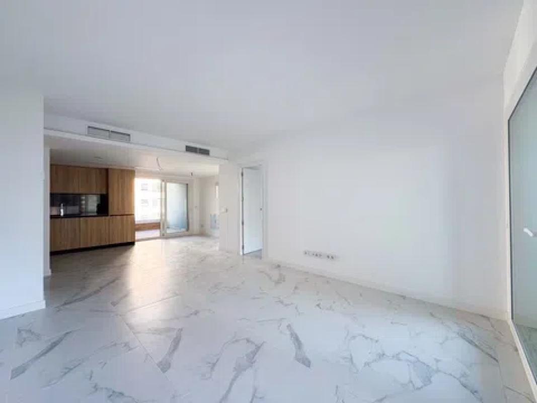 Sale of apartment in Calle Ciclon, Torrevieja
photo 5