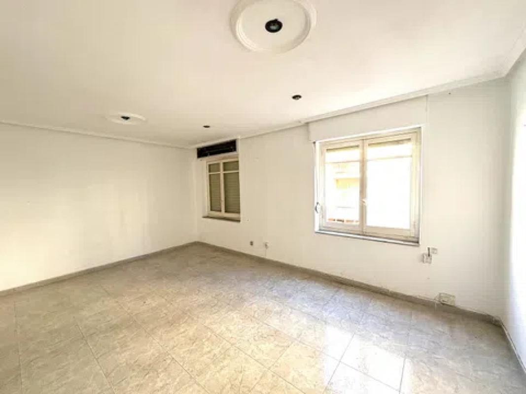 Venta de piso en OLEGARIO DOMARCO SELLER, Elche / Elx
photo 1