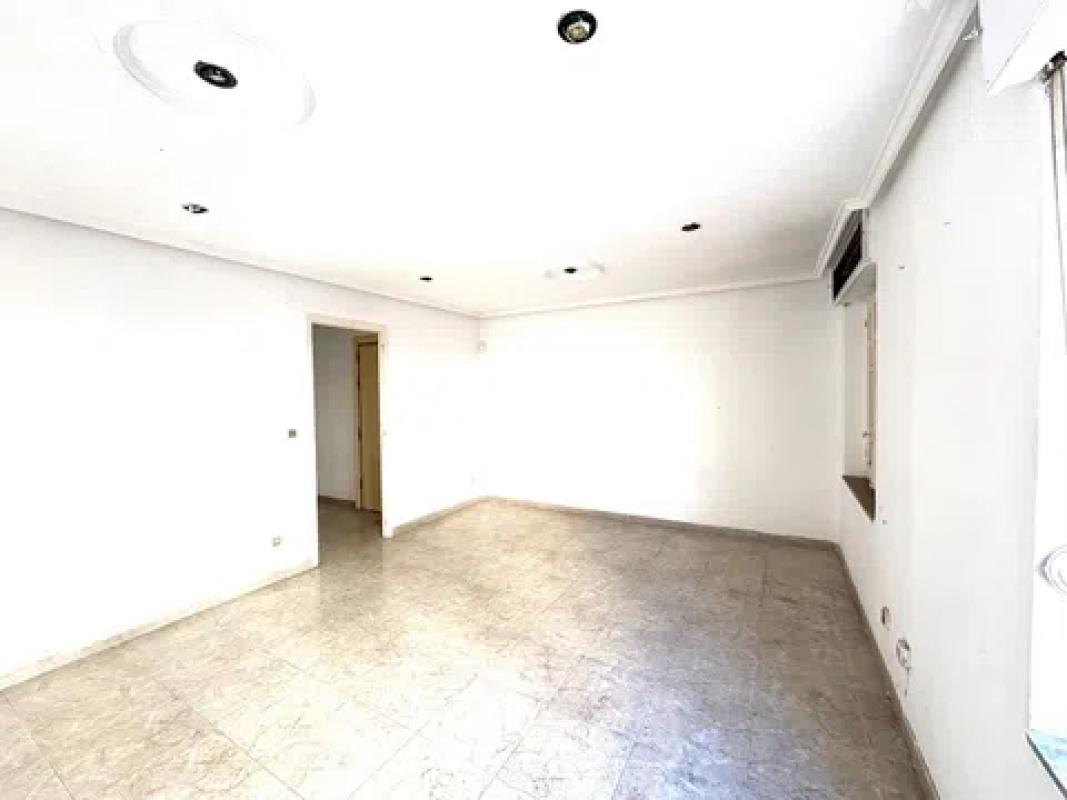 Venta de piso en OLEGARIO DOMARCO SELLER, Elche / Elx
photo 3