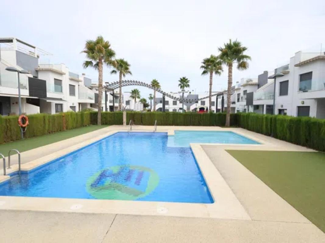 Sale of apartment in Calle Comunidad Catalana, Pilar de la Horadada
photo 1