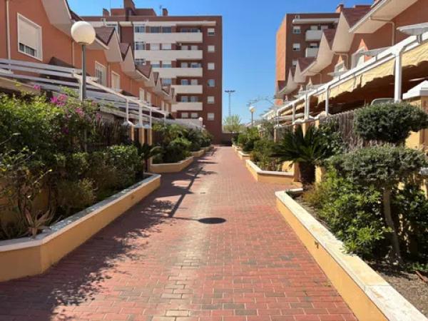 Chalet adosado en calle Alberto Asencio Gonzalvez, 41 photo 1