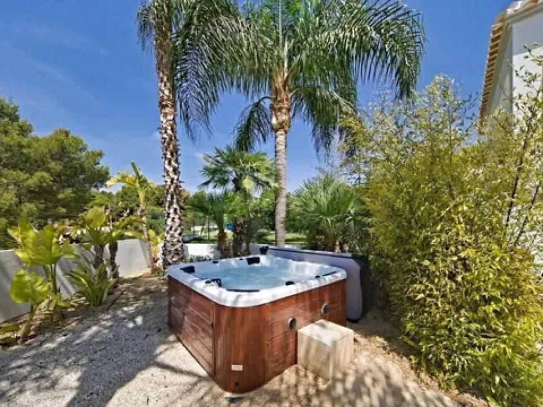 Sale of independent chalet in La Fustera, Benissa
photo 3