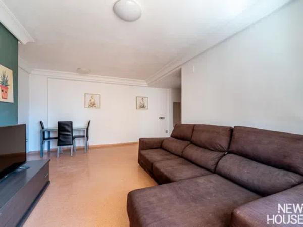 Продажа квартиры на Avenida Esportista Miriam Blasco, Аликанте / Алакант
 photo 3