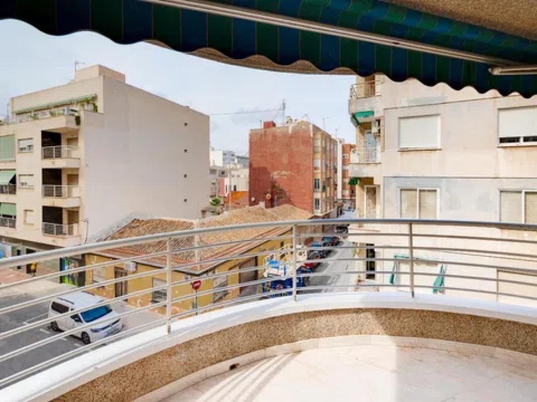 Sale of apartment in Calle Gumersindo, Torrevieja
photo 1