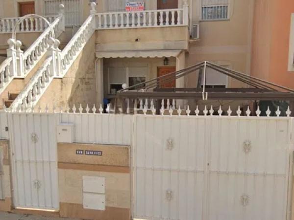 Chalet adosado en calle San Fulgencio photo 2
