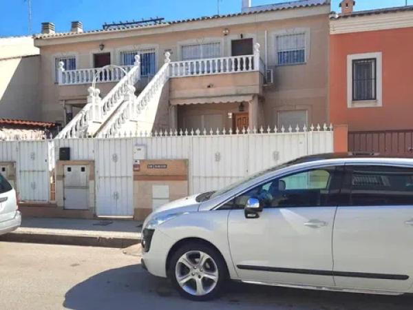 Chalet adosado en calle San Fulgencio photo 3