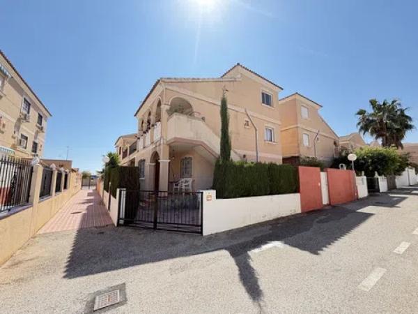 Sprzedaż mieszkania w Barrio La Zenia, Orihuela
photo 1