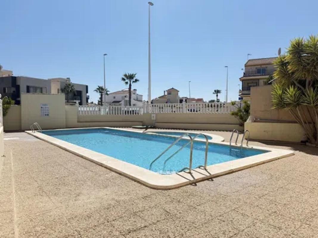 Venta de piso en Barrio La Zenia, Orihuela
photo 3