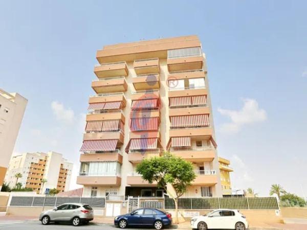 Sprzedaż mieszkania w Avenida del Puerto, 39, Guardamar del Segura
 photo 2