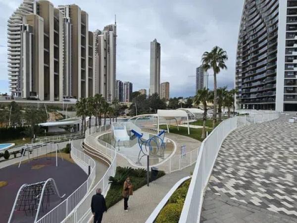 Venta de piso en Playa de Poniente, Benidorm
 photo 1