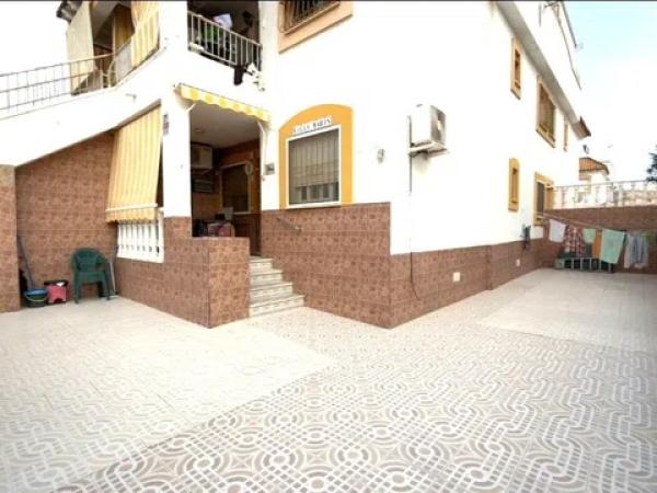 Chalet adosado en Residencial Parque de las Naciones photo 1