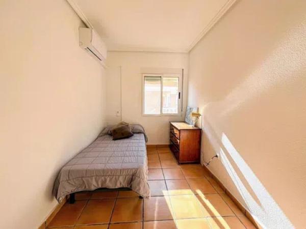 Venta de piso en Avenida Españoles, Torrevieja
thumbnail 2