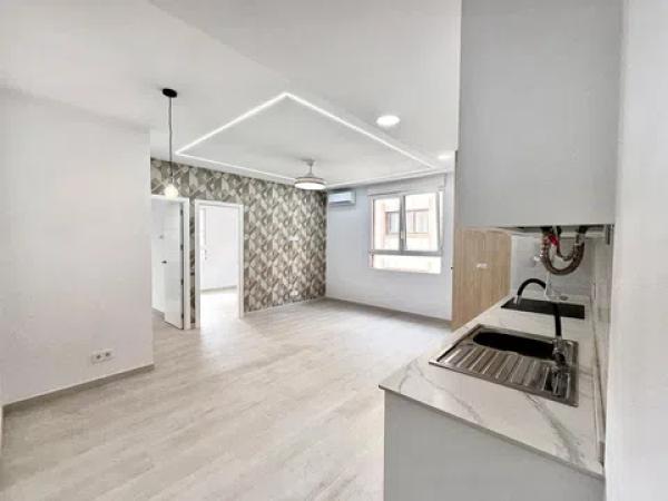 Sale of flat in Calle Girona, Alicante
 photo 1